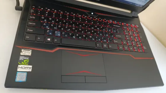 Игровой ноутбук Hasee две видеокарты 12 игр Донецк