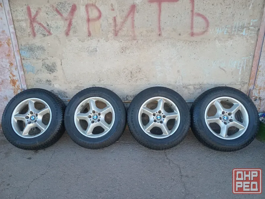 Продаю комплект зимних колёс на бмв Донецк - изображение 1