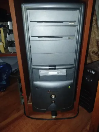 сист.блок атлон 645 3100*4 hdd 320 ,4гб памяти ,radeon 1200 встроен видео Донецк