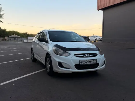 Автомобиль хюндай солярис. Макеевка