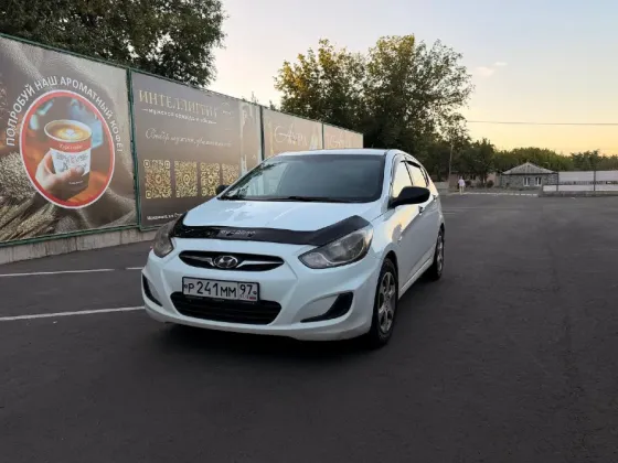 Автомобиль хюндай солярис. Макеевка