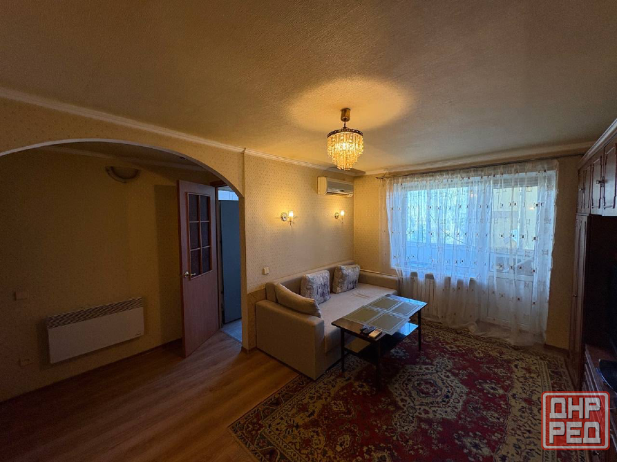 1-комнатная квартира 34 м² в центре Донецка | бочка 750 л воды | ул. Челюскинцев | Донбасс Арена Донецк - изображение 1