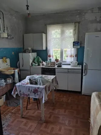 Продаю квартиру на земле со всеми коммуникациями на пятом участке. Донецк