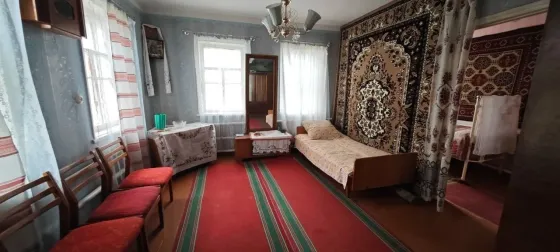 Продам дом в г. Амвросиевка. Дом находится в 2-ух минутах ходьбы от автостанции. Амвросиевка
