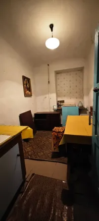 Продам магазин по центральной улице в проходном месте в г.Зугрэс. Макеевка