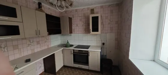 Продам 2-комнатную квартиру в г. Зугрэс, ул. Ленина Зугрэс
