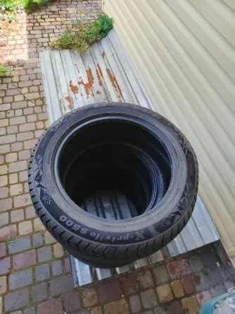 Продам зимние шипованные шины 265/50/20 Донецк