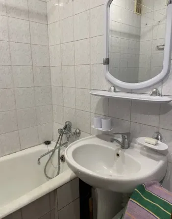 Сдается квартира в Кировском районе в квартире есть все необходимое для жилья 3 этаж Донецк