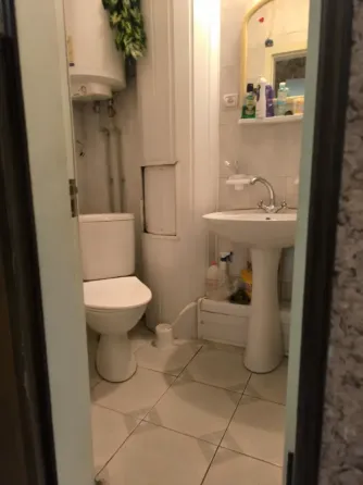 Продам 3х ком крупногабаритную квартиру в самом центре .Сталинка 92м2, 3этаж Макеевка