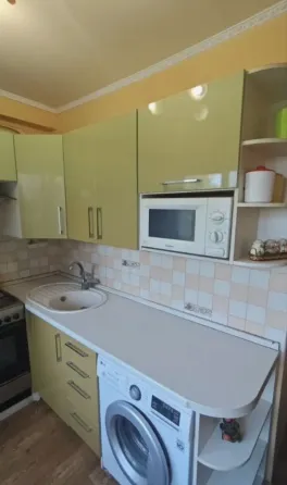 Продажа, отличная 2к с ремонтом ул. Речная , ленинский Донецк