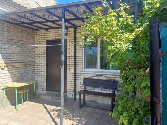 Продаётся дом по адресу: Докучаевск, улица Набережная, 20. Докучаевск