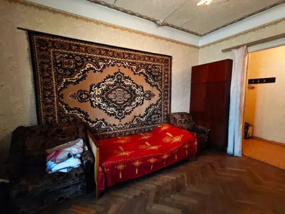 Продажа 2-х комн двусторонняя с двумя балконами сталинка Университетская Театральный Донецк