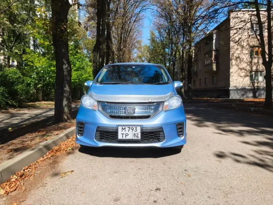 Автомобиль от собственника - Honda Freed Hybrid 2011 Донецк