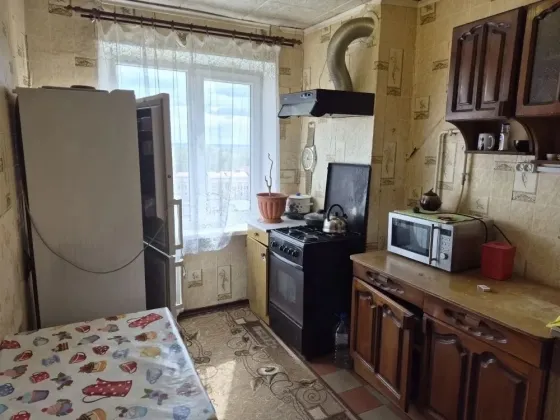 Продам 2х комнатную квартиру в Харцызске, центр города, ул. с. Лазо Харцызск