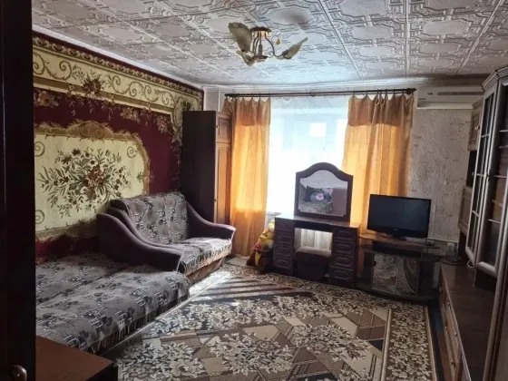 Продам 2х комнатную квартиру в Харцызске, центр города, ул. с. Лазо Харцызск
