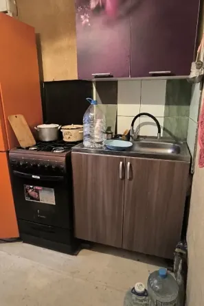 Продам 1 комнатную квартиру в малосемейке, г. Харцызск, Черёмушки, Металлургов Харцызск