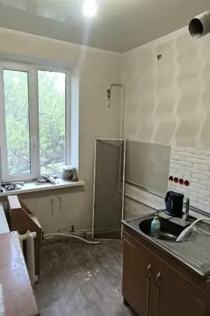 Продам 2х комнатную квартиру в Харцызске, центр города, р-н Чудо - сада Харцызск