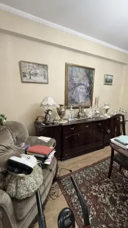 Продам 2 комнатную сталинку в центре Донецк