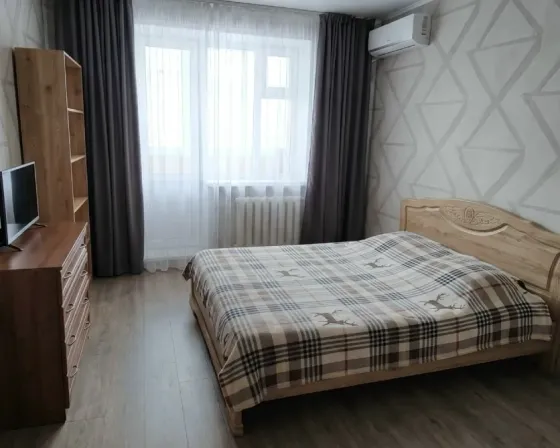 2комнатная квартира в Ленинском районе (49м²) Ориентир Оцкб. Донецк