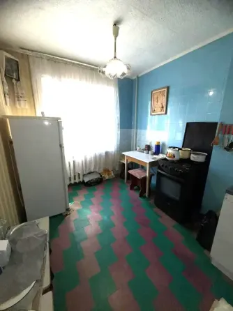 Срочно продам 2 к.кв Собинова магазин Партнер 2 этаж 9эт дом Донецк