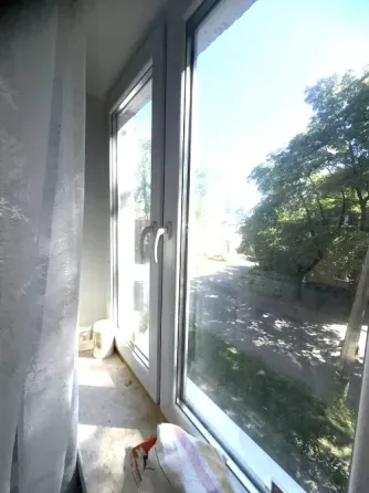 Срочно продам 2 к.кв Собинова магазин Партнер 2 этаж 9эт дом Донецк