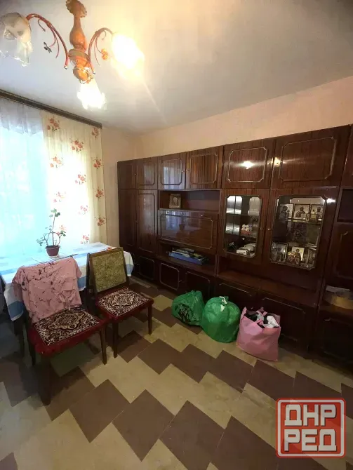 Срочно продам 2 к.кв Собинова магазин Партнер 2 этаж 9эт дом Донецк - изображение 1