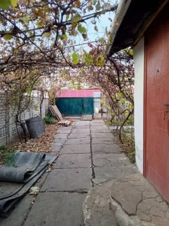 Продаётся добротный дом на Заперевальной со всеми коммуникациями. Донецк