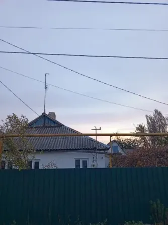 Продаётся добротный дом на Заперевальной со всеми коммуникациями. Донецк