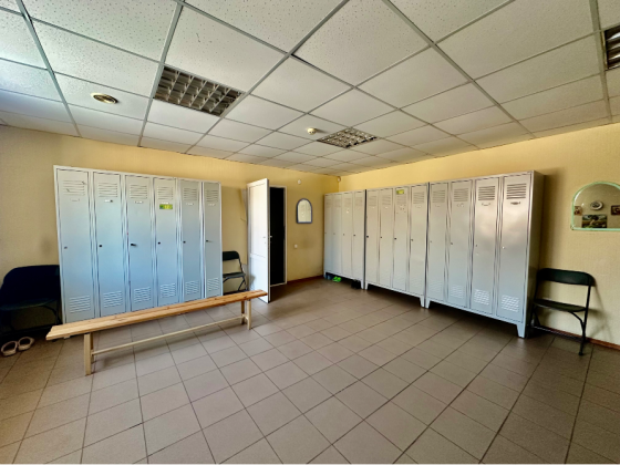 Сдам склад с отоплением 600м2 можно под производство, вода постоянно все сан эпидем нормы есть офисы Донецк
