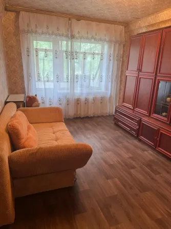 Продам 2ком Детская областная, Калининский р-н Донецк