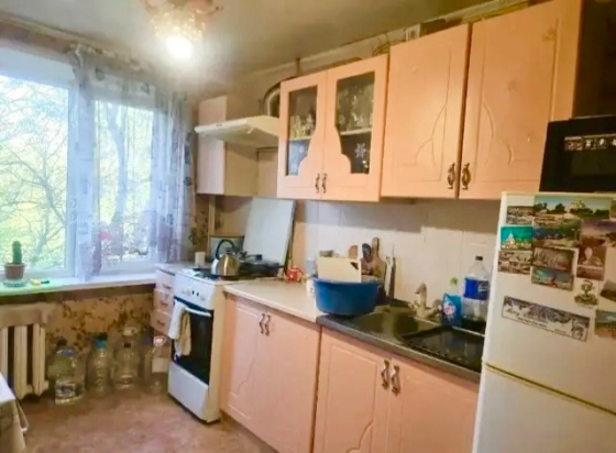 Продам 3 х комн квартиру на Азотном Донецк