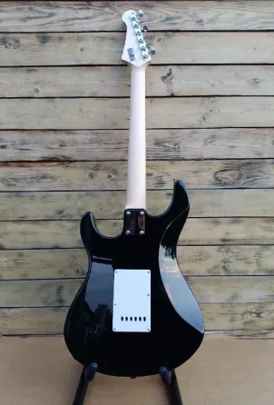 Yamaha Pacifica PAC012 Донецк