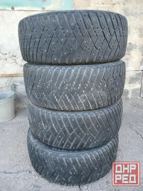 Продаю комплект зимней резины 215 55 16 Донецк - изображение 1