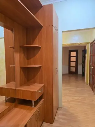 продам 3 ком кв в Ворошиловском р-н по ул 25 летия ркка Донецк