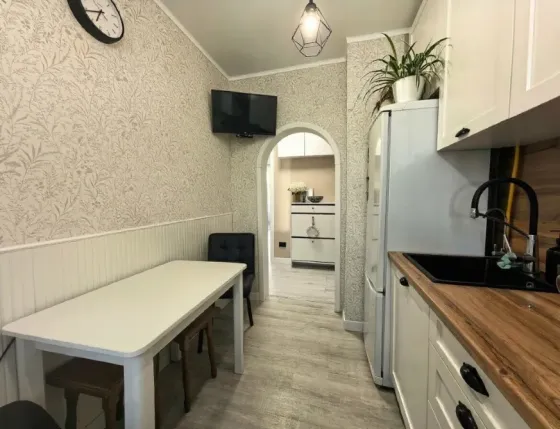 Продается 2-комнатная квартира в Центральном районе Мариуполь