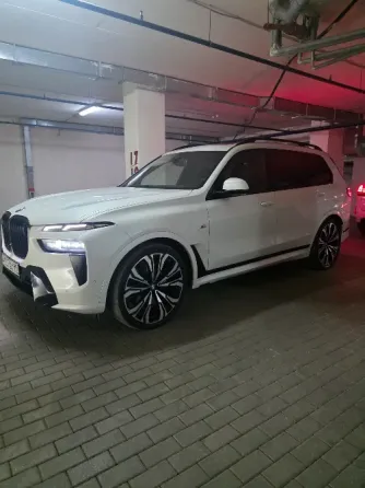 Продам автомобиль BMW X7 2023 рест Донецк