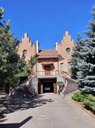 Дом 356,8 м² на участке 10 сот. Донецк