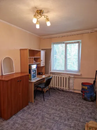 Продам 2-х ком кв-ру 3/5 Калининский рынок Донецк