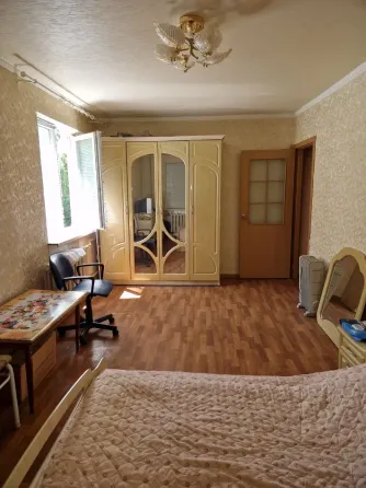 Продам 2-х ком кв-ру 3/5 Калининский рынок Донецк