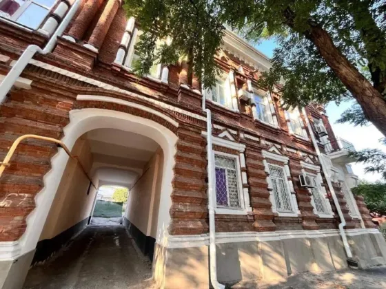 Продается 3-комнатная квартира в Центральном районе Мариуполь