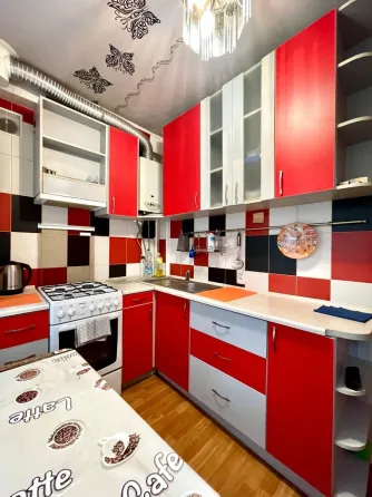 Продажа 3х Квартиры в Киевском районе, улица Лузина 4. м-н. Октябрьский, Вода есть. Донецк