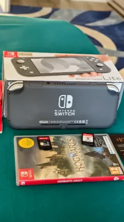 Продам Nintendo switch Lite + 2 игры Макеевка