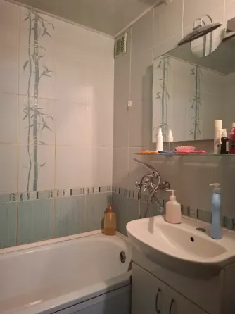Вода есть всегда! Продам 3 км.кв. на Тренева Донецк