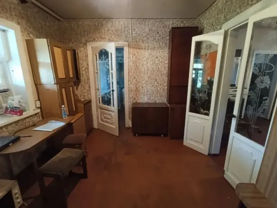 Продается дом в г. Харцызске, район центрального рынка Харцызск