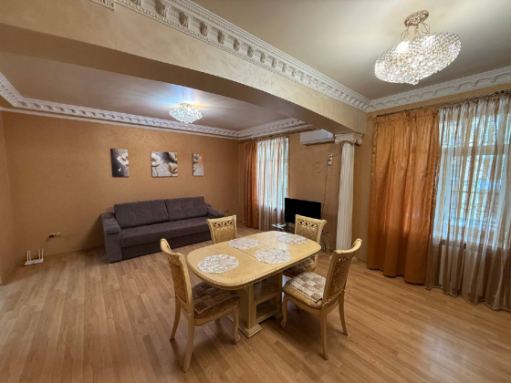 Документы Готовы - продается 2х ком.,Квартира - Бульвар Пушкина рядом ресторан Баржоми . Донецк