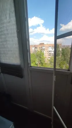 Продам 1к квартиру на Прожекторной, большая гостинка, возможно использование материнского капитала. Донецк