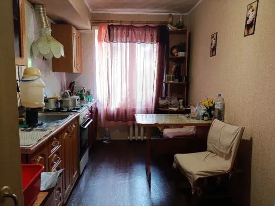 Продам 3- х комнатную квартиру в Будённовском районе ( м-н Цветочный) Донецк