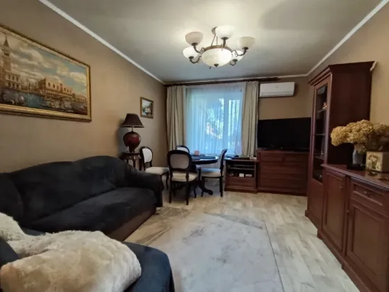 Продается 3х.комн. сталинка с ремонтом и мебелью ,ул .Ванникова Донецк