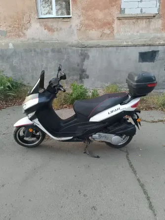 Продам скутер 150 кубов двухместный. Макеевка
