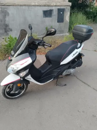 Продам скутер 150 кубов двухместный. Макеевка